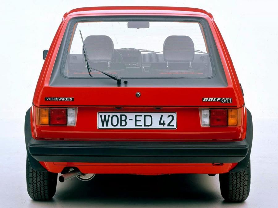  Volkswagen Golf GTi 3-Door 1976 года  (фото 7 из 16)
